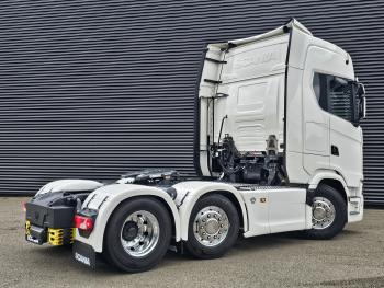 S660 V8 6x2/4 / 2 x PTO / PARKING COOLER / FULL AIR